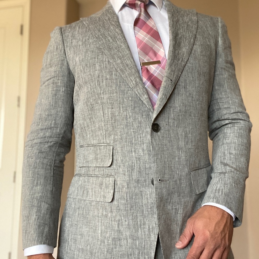 Suit supply suit size 42 gray linen